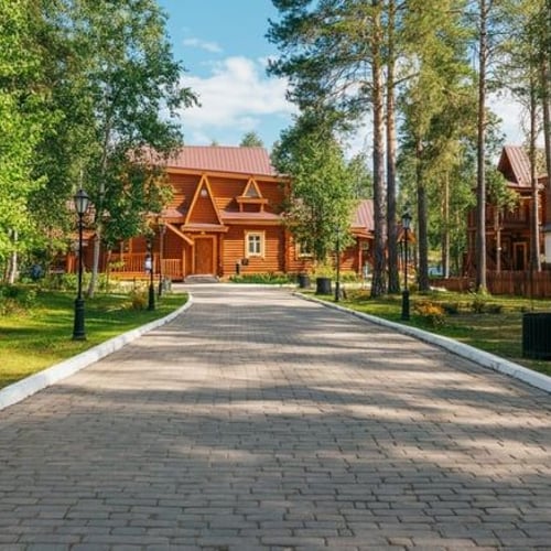 Как выбрать идеальную туристическую деревню