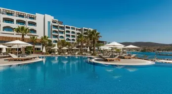 Ле Меридиен Бодрум: Элегантный отдых на берегу Эгейского моря