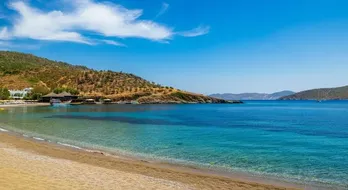 Пляж Ле Меридиен в Бодруме: Идеальное место для отдыха на Эгейском море